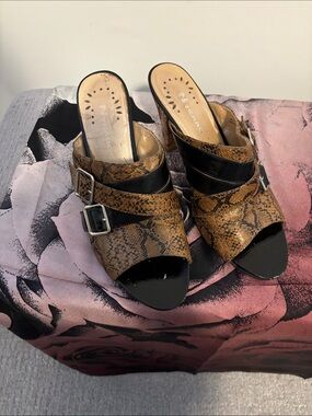 Peep-Toe Snake-Print Slide Sandals with Buckle Detail — Brown/Black